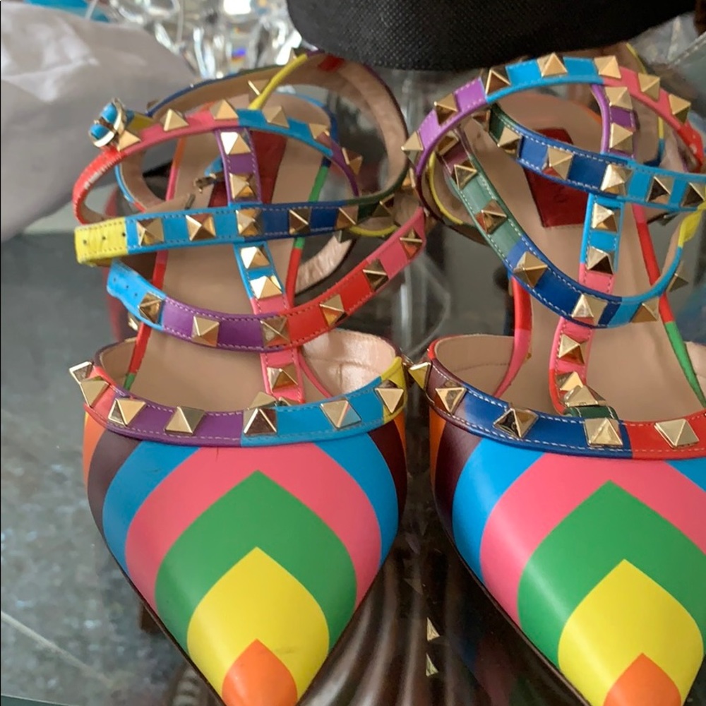 Authentic Valentino’s - Picture 3 of 3